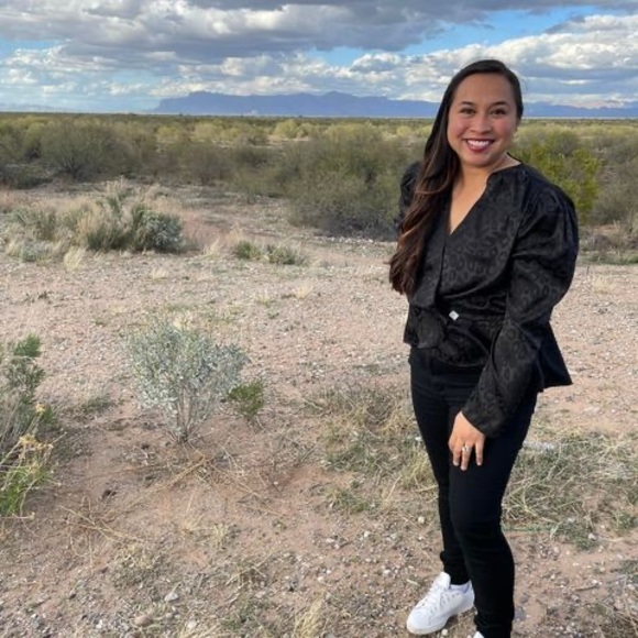 Meet your Posher, Jennette - Picture 1 of 1